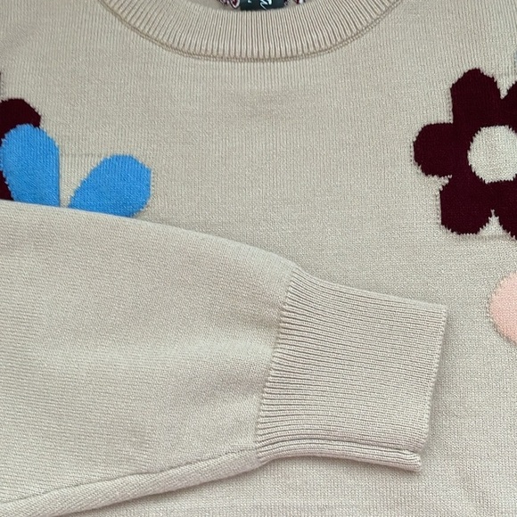 NaNa the Brand Flowers Crewneck Sweater NWT Size XS - Picture 9 of 13